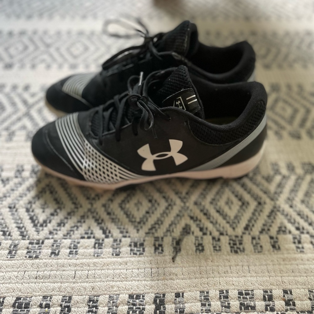 Under armor softball cleats for women.